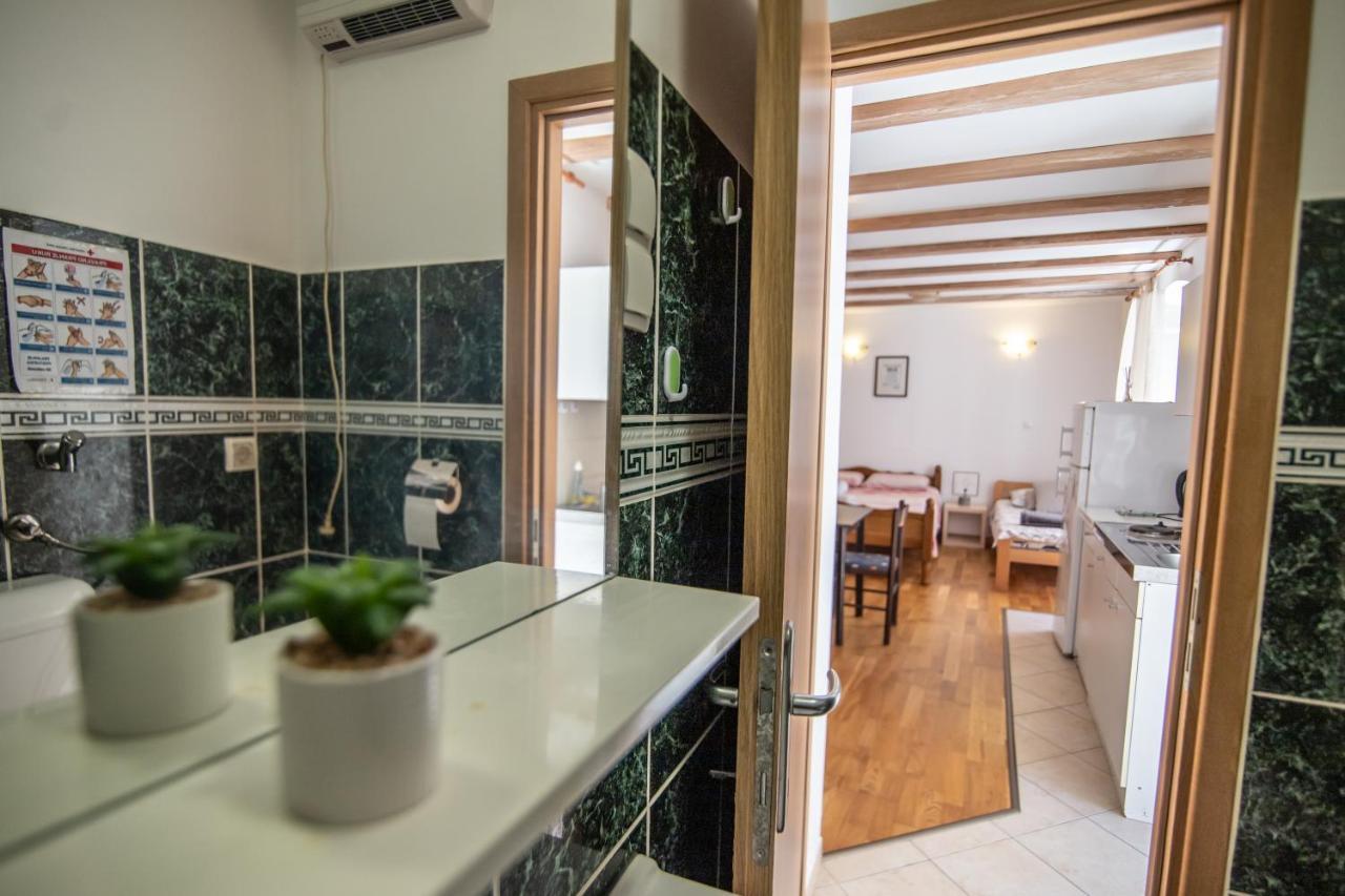 Apartments Loriana Szybenik Zewnętrze zdjęcie
