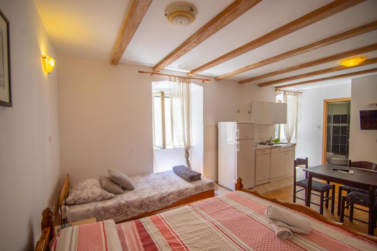 Apartments Loriana Szybenik Zewnętrze zdjęcie