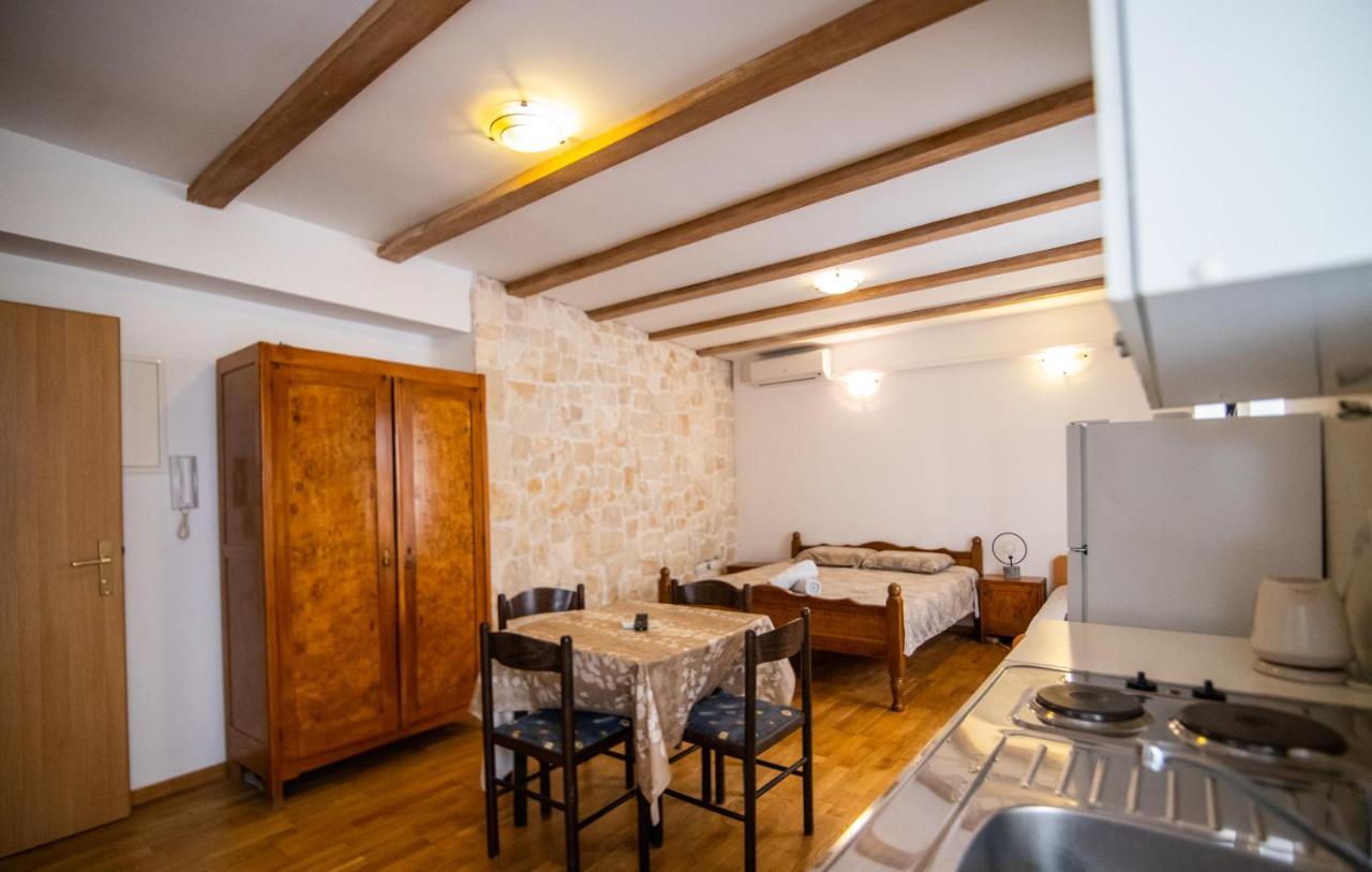 Apartments Loriana Szybenik Zewnętrze zdjęcie