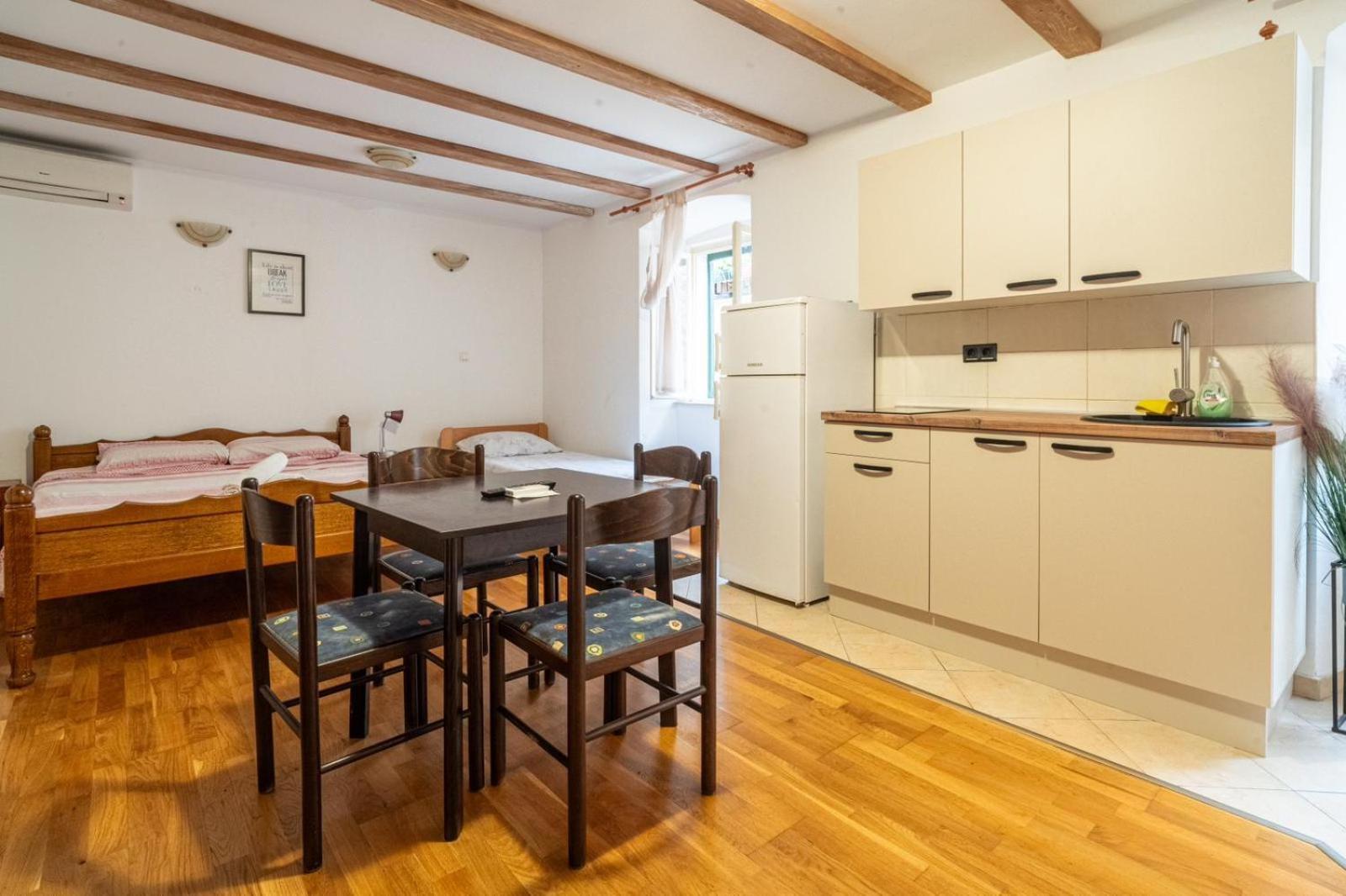 Apartments Loriana Szybenik Zewnętrze zdjęcie